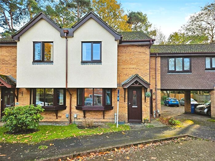 2 Bedroom Semi-Detached House For Sale In Wynne Gardens, Church Crookham, Fleet, GU52