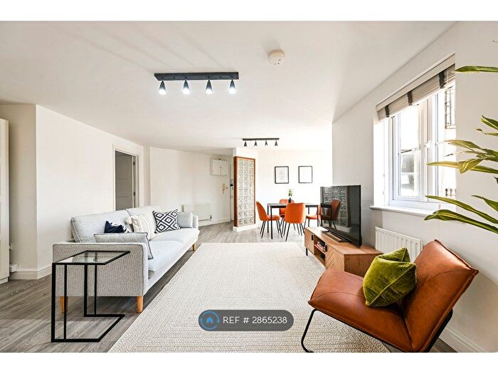 2 Bedroom Flat To Rent In Newent Close, London, SE15