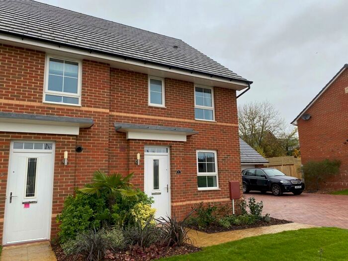 3 Bedroom Semi-Detached House To Rent In Ganger Farm Way, Romsey, SO51