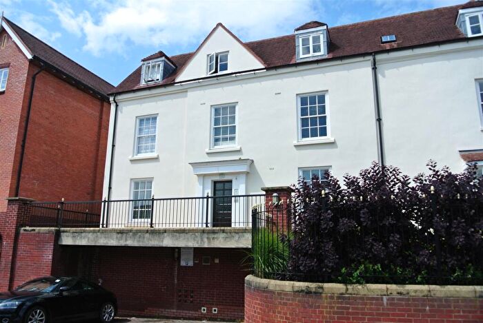 2 Bedroom Apartment To Rent In Martinique Square, Warwick, CV34