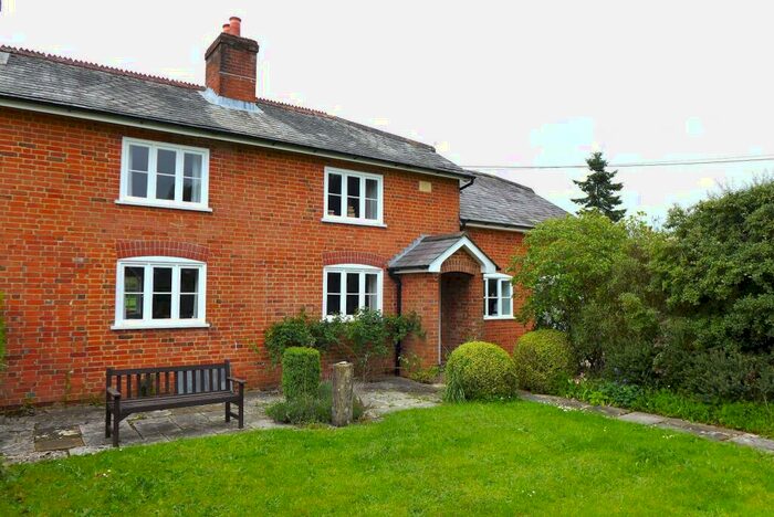 4 Bedroom Cottage To Rent In Bartley Road Woodlands Unfurnished, SO40