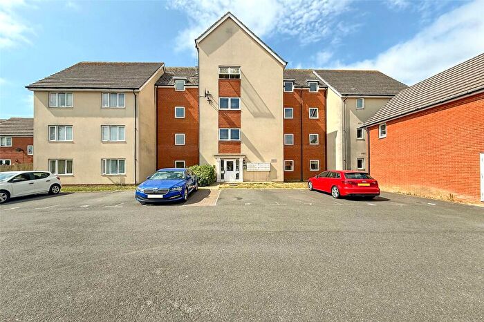 2 Bedroom Apartment For Sale In Stammer Road, Wick, Littlehampton, West Sussex, BN17