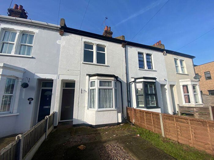 3 Bedroom House To Rent In North Road- Online Enquiries Only, SS0