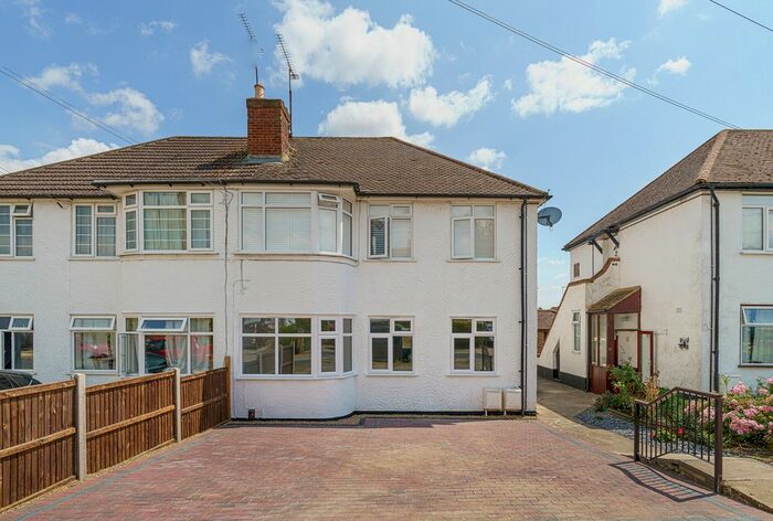 2 Bedroom Maisonette To Rent In Barnesdale Crescent, Orpington, BR5