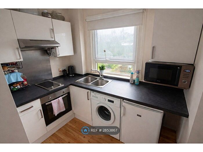 Studio To Rent In Percy Road, London, N12