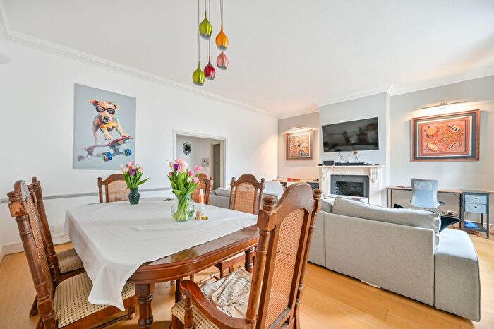 3 Bedroom Flat For Sale In Inverness Terrace, Bayswater, London, W2