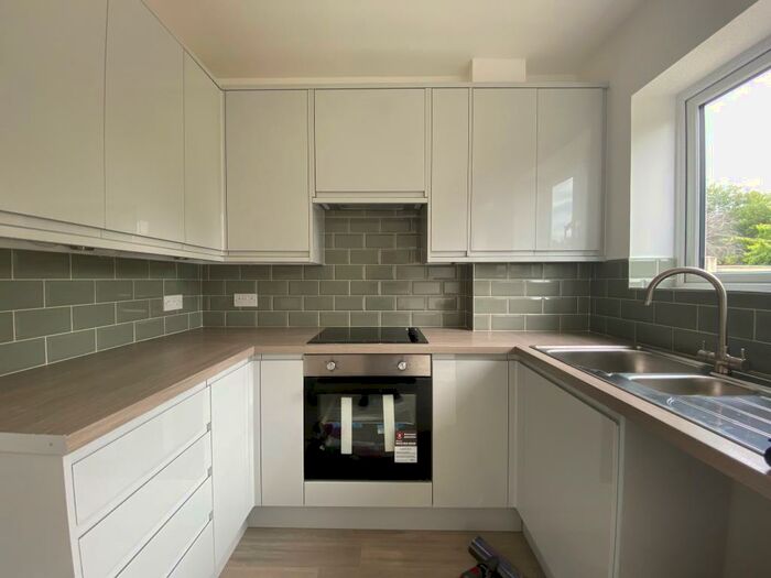 3 Bedroom House To Rent In Duke Road, Barkingside, E6