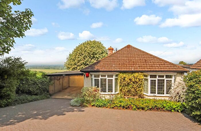3 Bedroom Bungalow For Sale In Upper Icknield Way, Aston Clinton, HP22