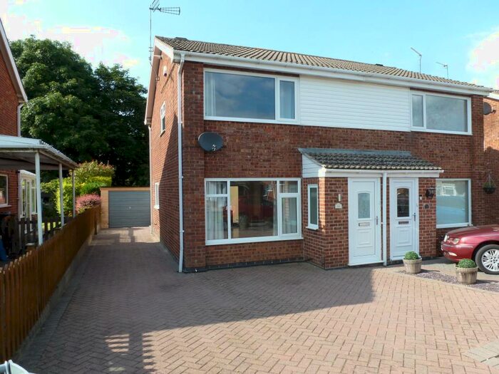 3 Bedroom Semi-Detached House To Rent In Windsor Drive, Grantham, NG31