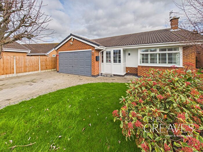 3 Bedroom Detached Bungalow For Sale In Beaumaris Drive, Gedling, Nottingham, NG4