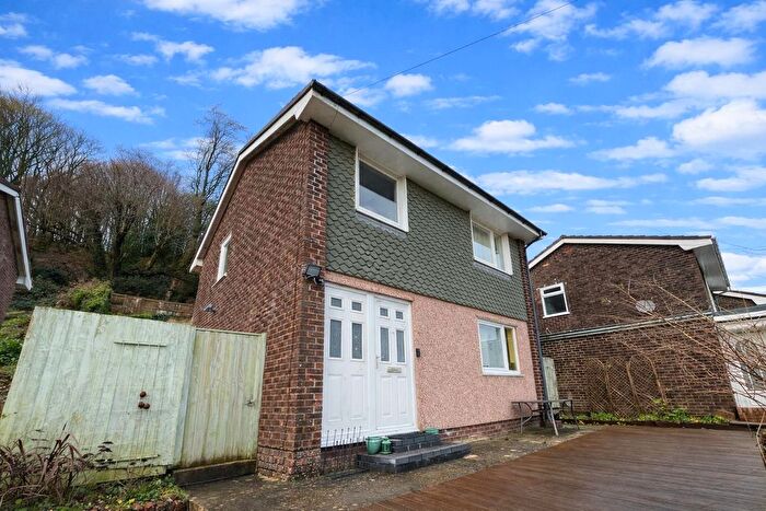 3 Bedroom Detached House For Sale In The Crescent, Mitcheldean, GL17