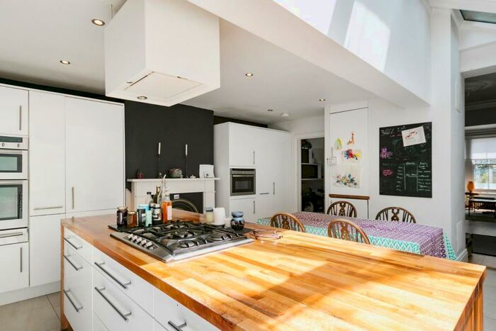 4 Bedroom Terraced House To Rent In Waterlow Road, London, N19