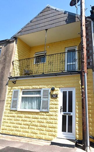 1 Bedroom Terraced House To Rent In The Coach House Rear Of, Glebe Street, Penarth, CF64