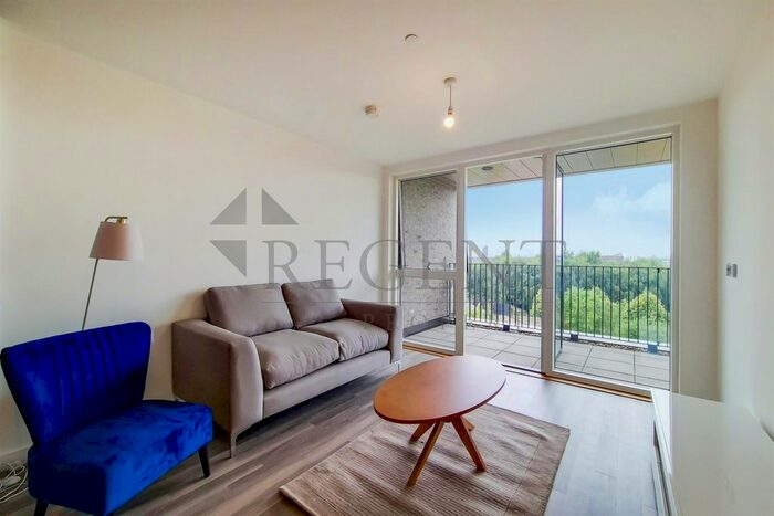 3 Bedroom Flat To Rent In Criterium House, Olympic Park Avenue, E20