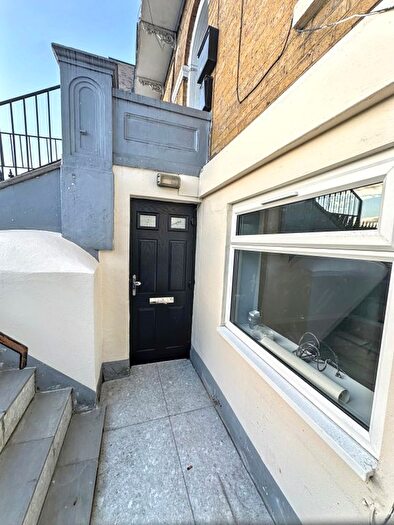 2 Bedroom Flat To Rent In Old Kent Road, London, SE1