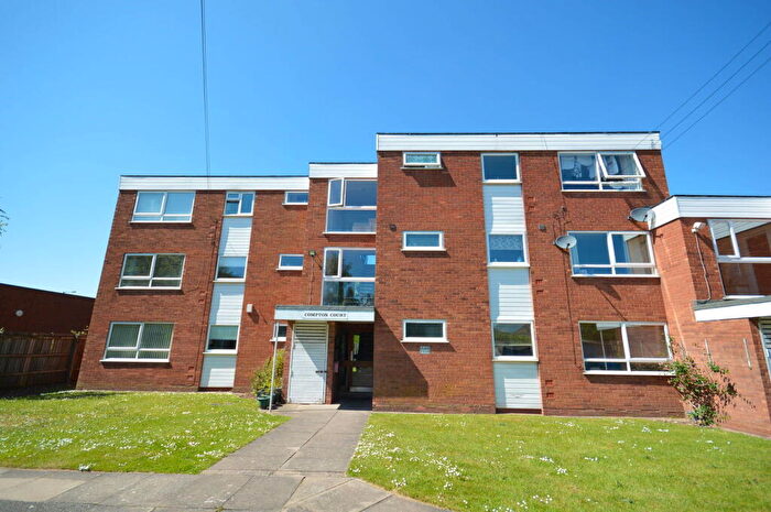 2 Bedroom Flat To Rent In Flat, Compton Court, Walsall Road, Sutton Coldfield, B74