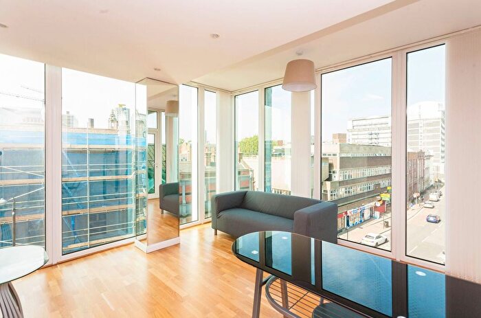 2 Bedroom Flat To Rent In Greens End, Woolwich, London, SE18
