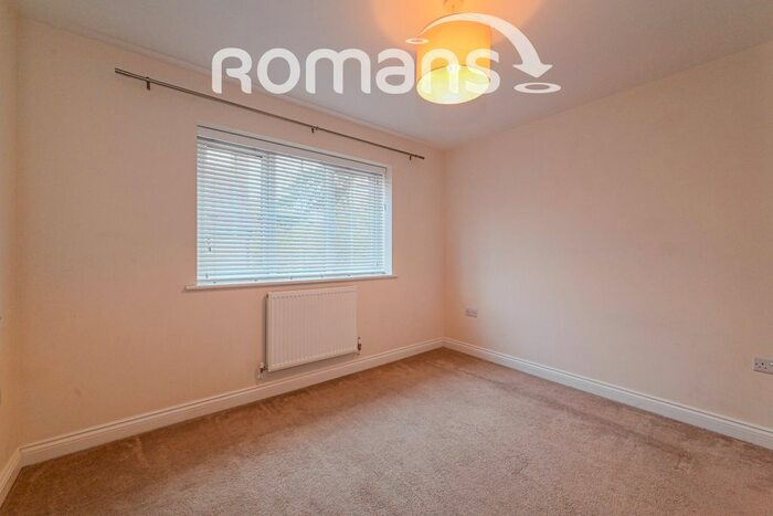 4 Bedroom Detached House To Rent In Phillips Close, Wokingham, RG41