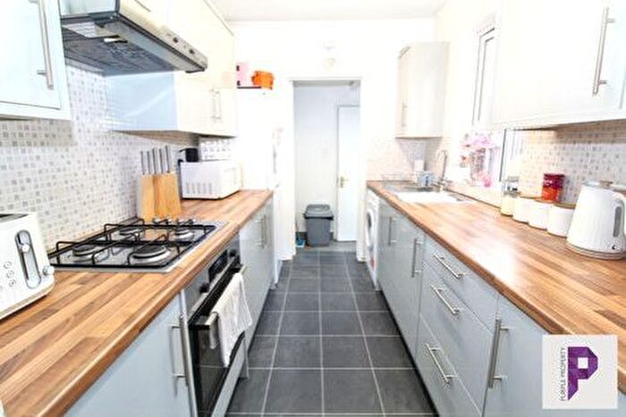 3 Bedroom Terraced House For Sale In Nelson Road, Gillingham, ME7