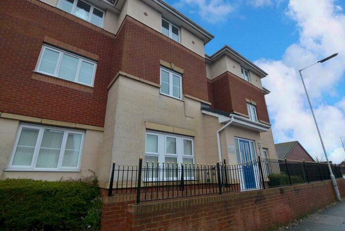 2 Bedroom Flat To Rent In Twickenham Drive, Leasowe, CH46