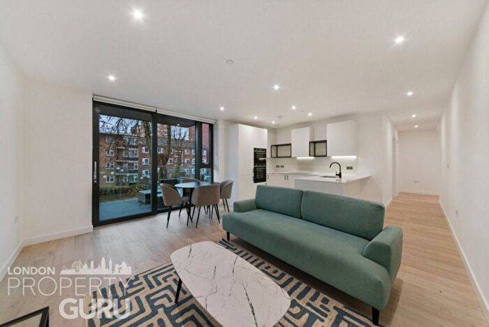 2 Bedroom Flat To Rent In Willowbrook House, London, N4