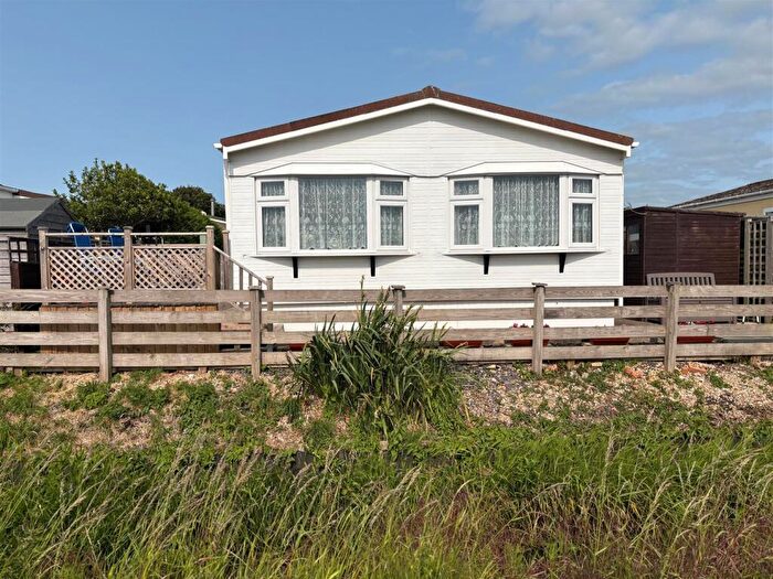 2 Bedroom Park Home For Sale In Poplar Walk, Oaktree Park, Locking, Weston-super-Mare, BS24