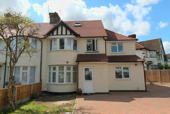 5 Bedroom Property To Rent In Grove Way, Wembley, HA9