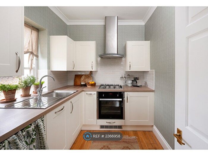2 Bedroom Flat To Rent In Pembroke Road, Clifton, Bristol, BS8
