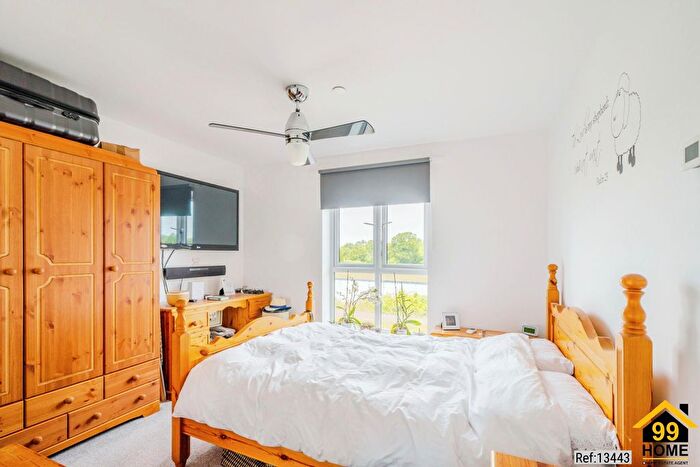 1 Bedroom Flat For Sale In Elderflower Drive, Emersons Green, Bristol, BS16