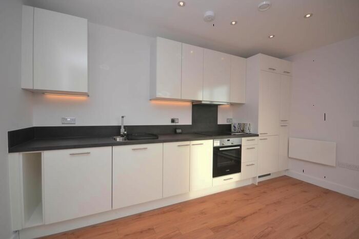 1 Bedroom Flat To Rent In Skylark House, Drake Way RG2