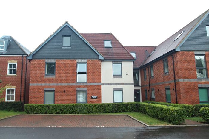 2 Bedroom Flat To Rent In Rockingham Road, Newbury, RG14