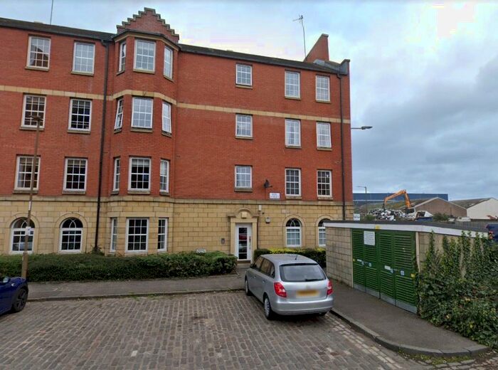 2 Bedroom Flat To Rent In Fox Street, Edinburgh, Midlothian, EH6