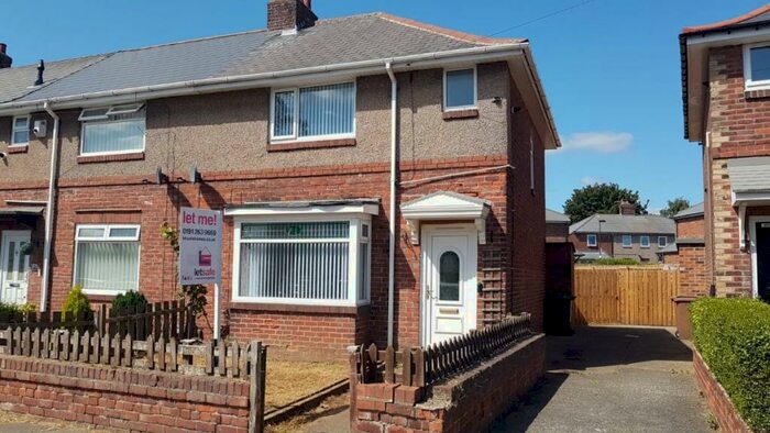3 Bedroom Terraced House To Rent In The Quadrant, North Shields., NE29