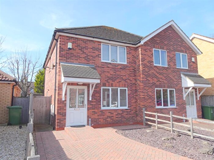 3 Bedroom Semi-Detached House For Sale In Maygrove Mews, Cleethorpes, DN35