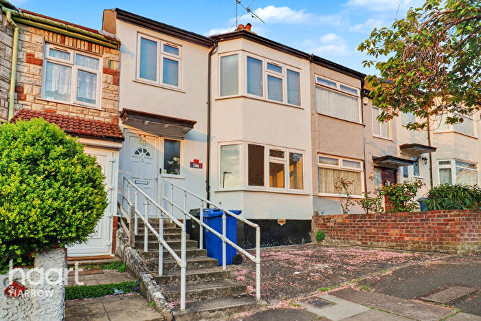 3 Bedroom Terraced House For Sale In Scarsdale Road, Harrow, HA2