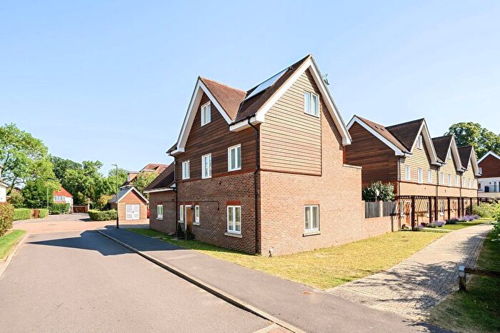 5 Bedroom Detached House For Sale In Mulberry Way, Ashtead, KT21