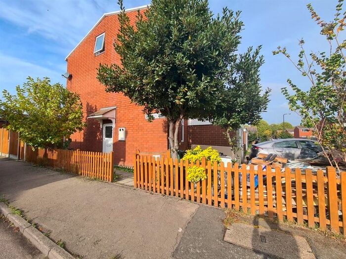 5 Bedroom Property To Rent In Alexandra Road, London, E17