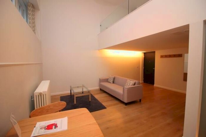 1 Bedroom Flat To Rent In Flat, Mcdonald Road, Edinburgh, EH7