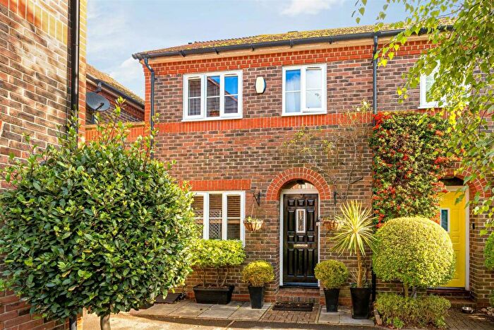 2 Bedroom Semi-Detached House For Sale In Pilgrims Way, Nyetimber, PO21