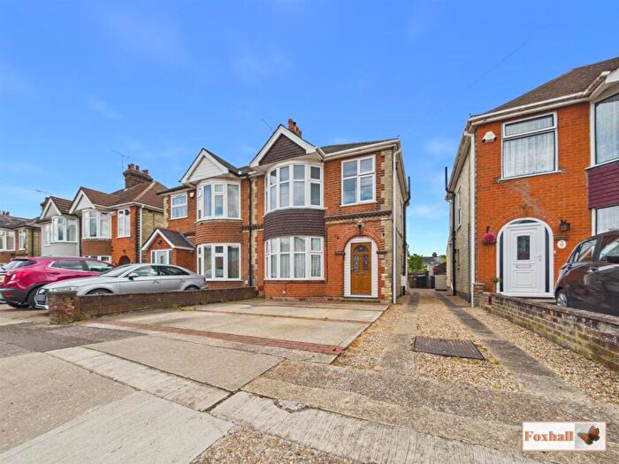 3 Bedroom Semi Detached House For Sale In Elmhurst Drive, Ipswich, IP3