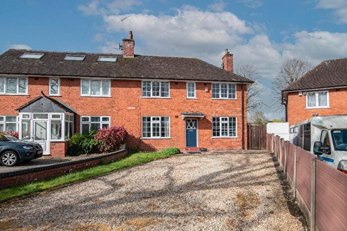 3 Bedroom Semi Detached House To Rent In Selly Oak Road, Birmingham, B30