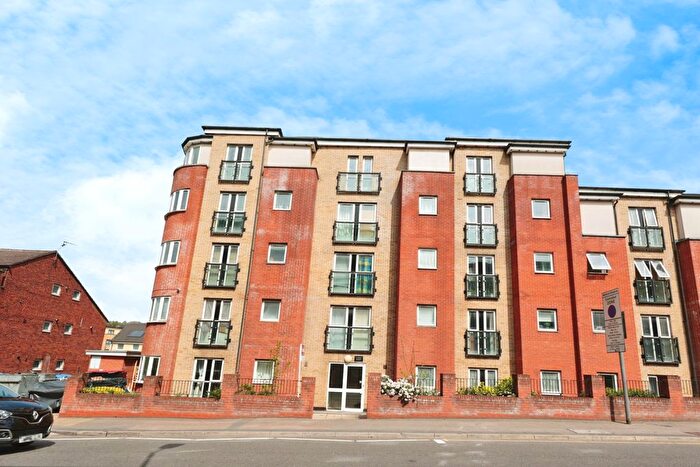 2 Bedroom Property To Rent In - Whippendell Road, Watford, WD18