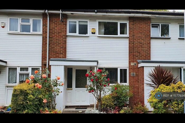 2 Bedroom Terraced House To Rent In Farthings Close, Pinner, HA5