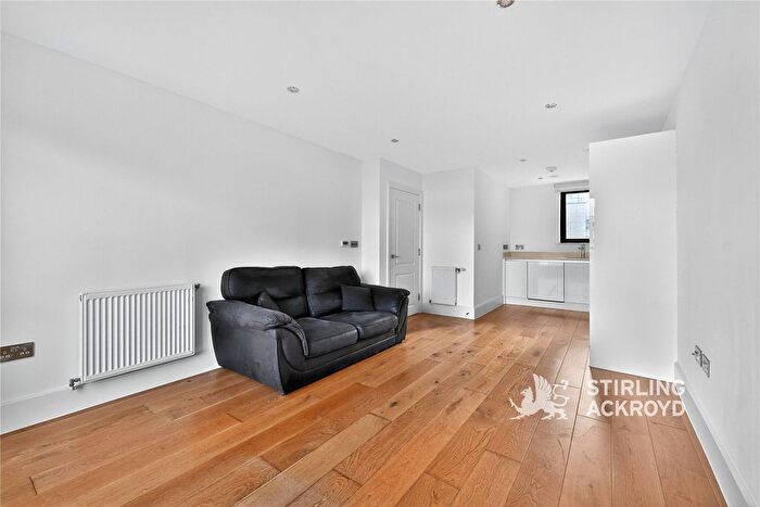 1 Bedroom Flat To Rent In Axio Way, Bow, London, E3