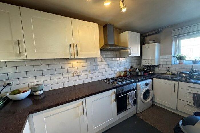 2 Bedroom Property To Rent In Russell Road, Nottingham, NG7