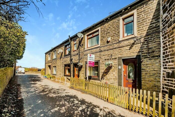 1 Bedroom Cottage For Sale In Dob Lane, Sowerby Bridge, HX6
