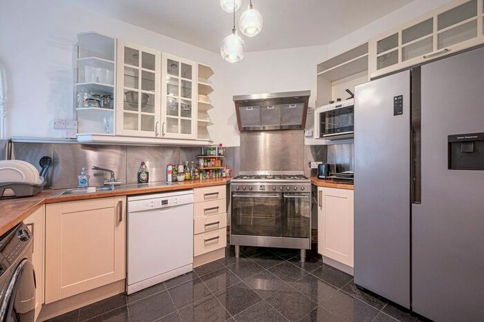 4 Bedroom Flat To Rent In Marylebone Road, Marylebone, London, NW1