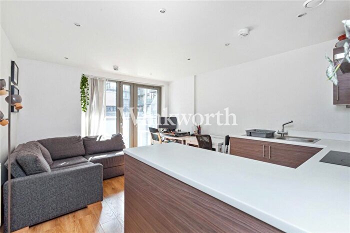1 Bedroom Apartment For Sale In Waterside Way, London, N17