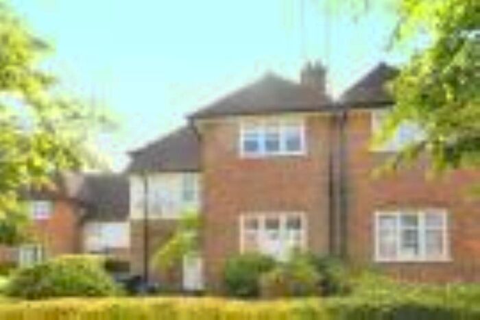 3 Bedroom Cottage To Rent In Erskine Hill, Temple Fortune, London NW11