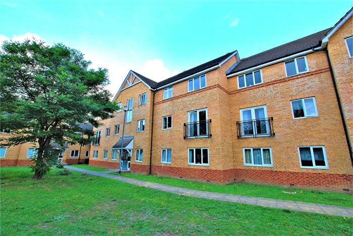 2 Bedroom Apartment To Rent In Woodlands Close, Guildford, Surrey, GU1